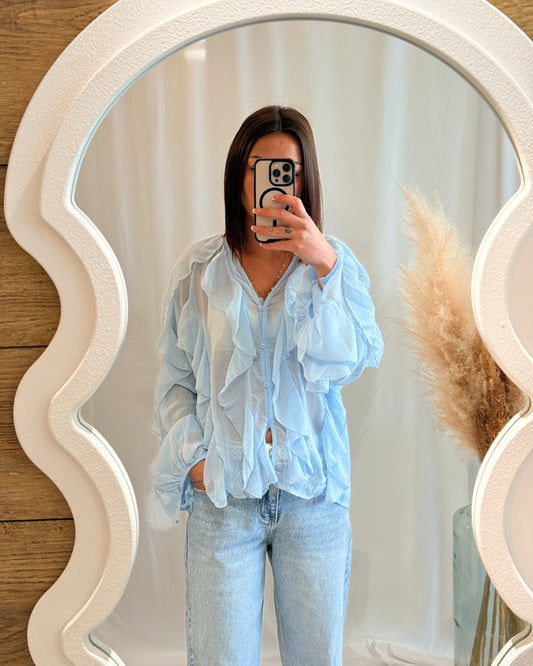Blouse à volants bleu ciel tendance - La Maison de Manon