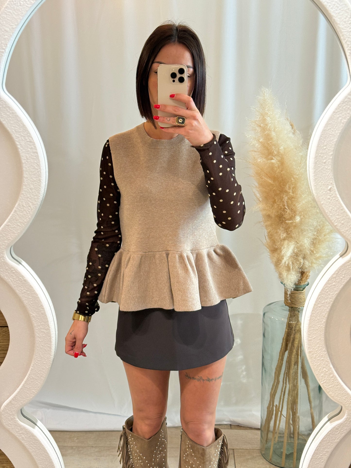 Pull beige femme volanté - Élégant & tendance - La Maison de Manon