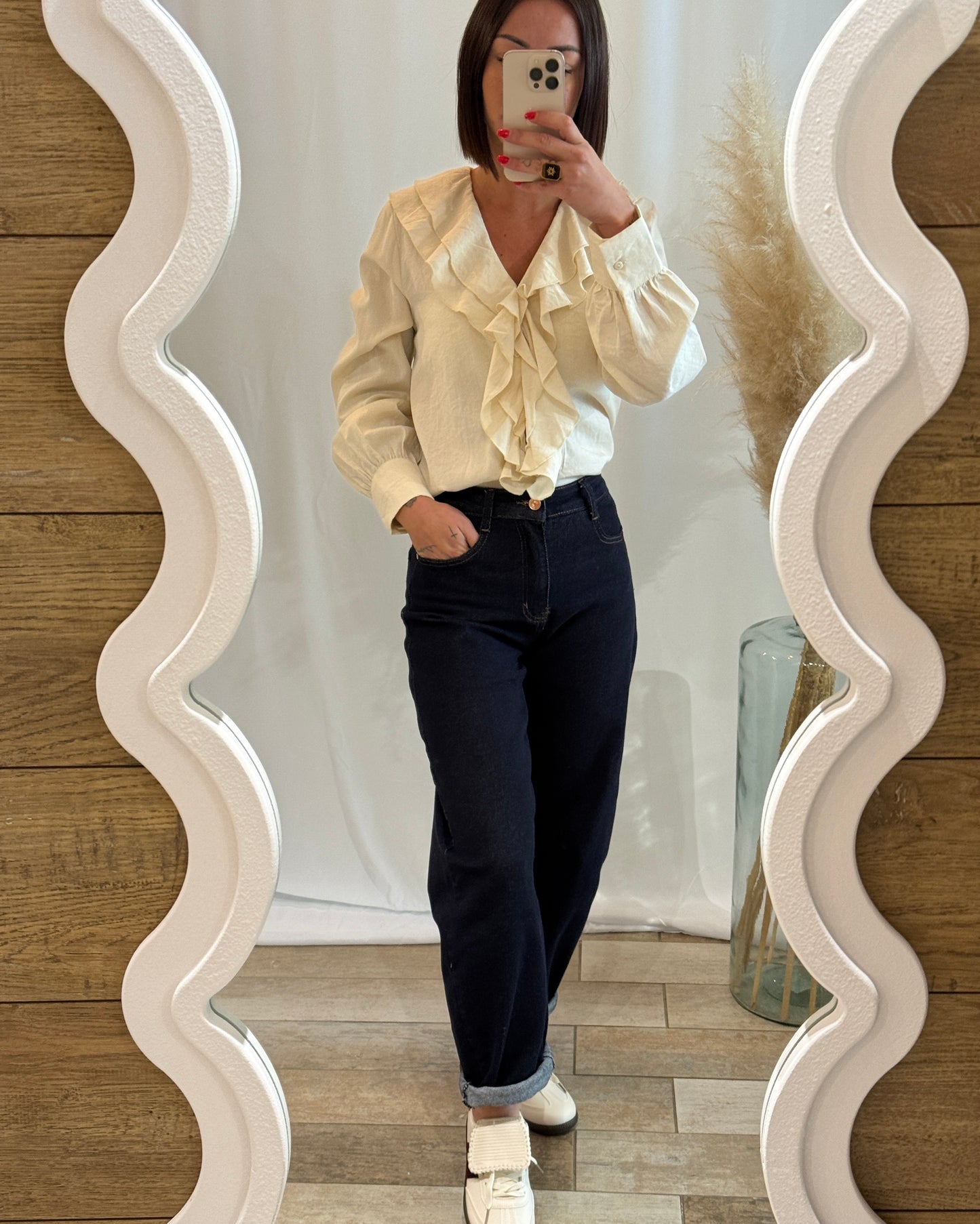 Blouse écrue à volants - La maison de Manon