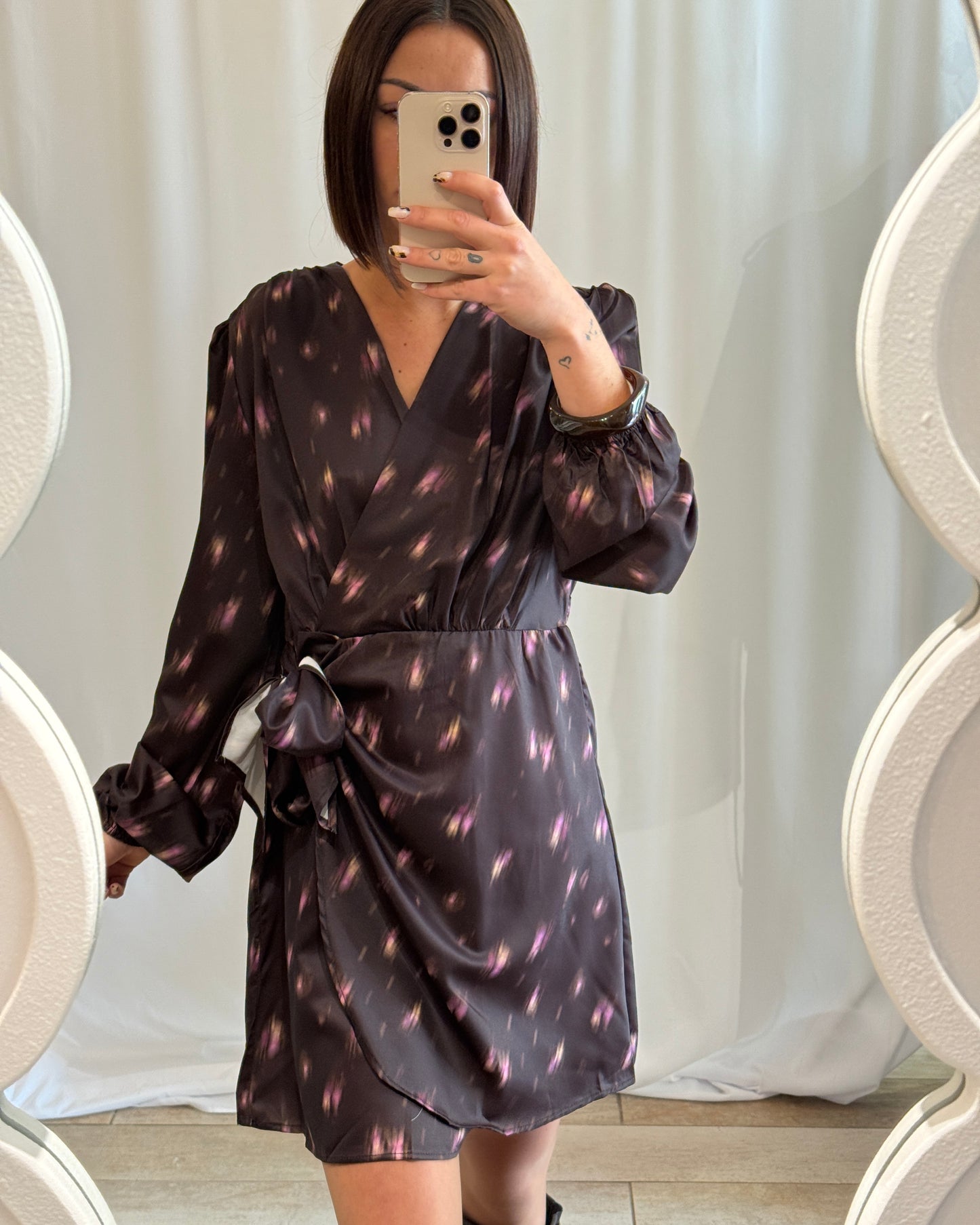 Robe portefeuille imprimée marron chocolat – La Maison de Manon