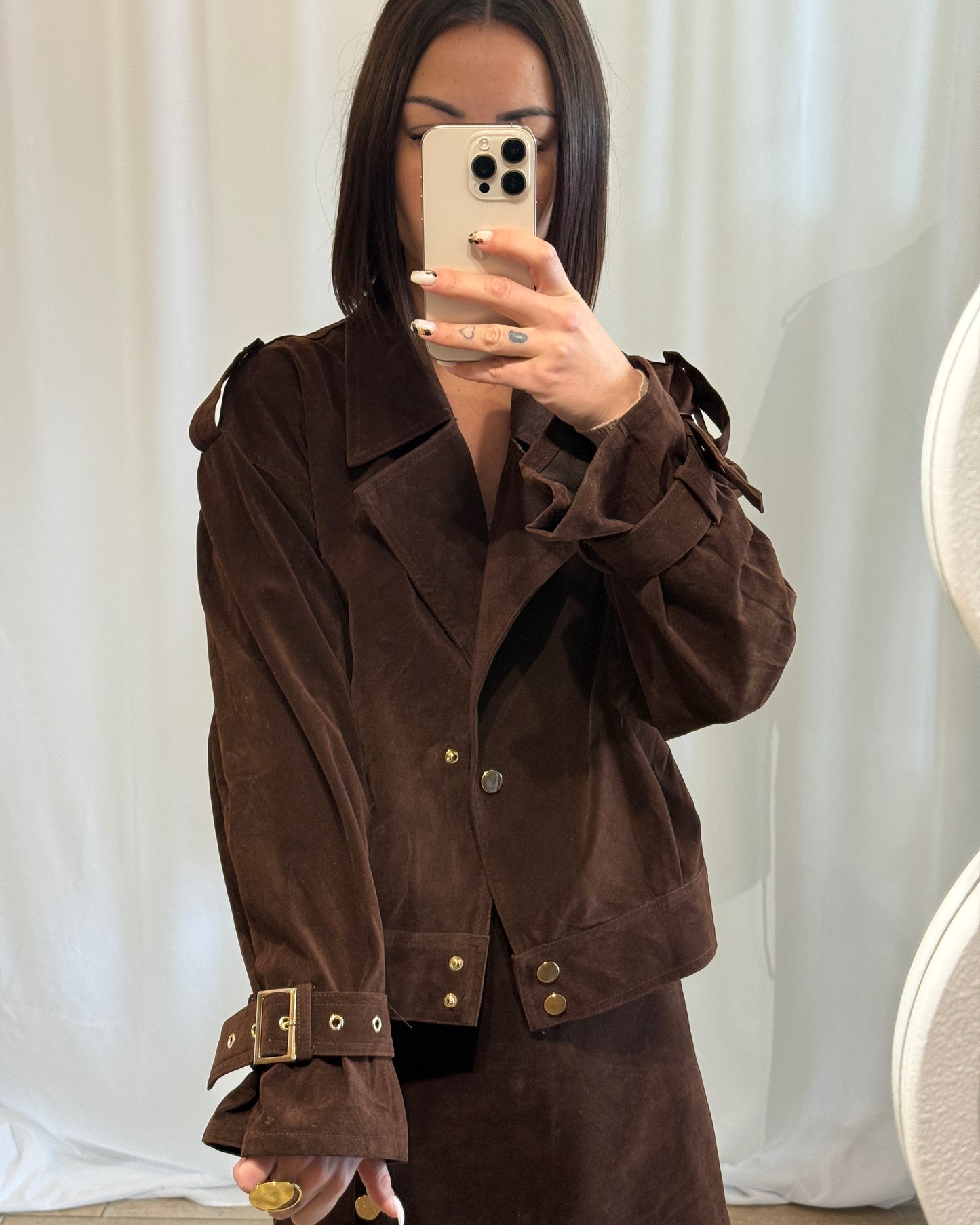 Veste en suédine marron chocolat – La Maison de Manon