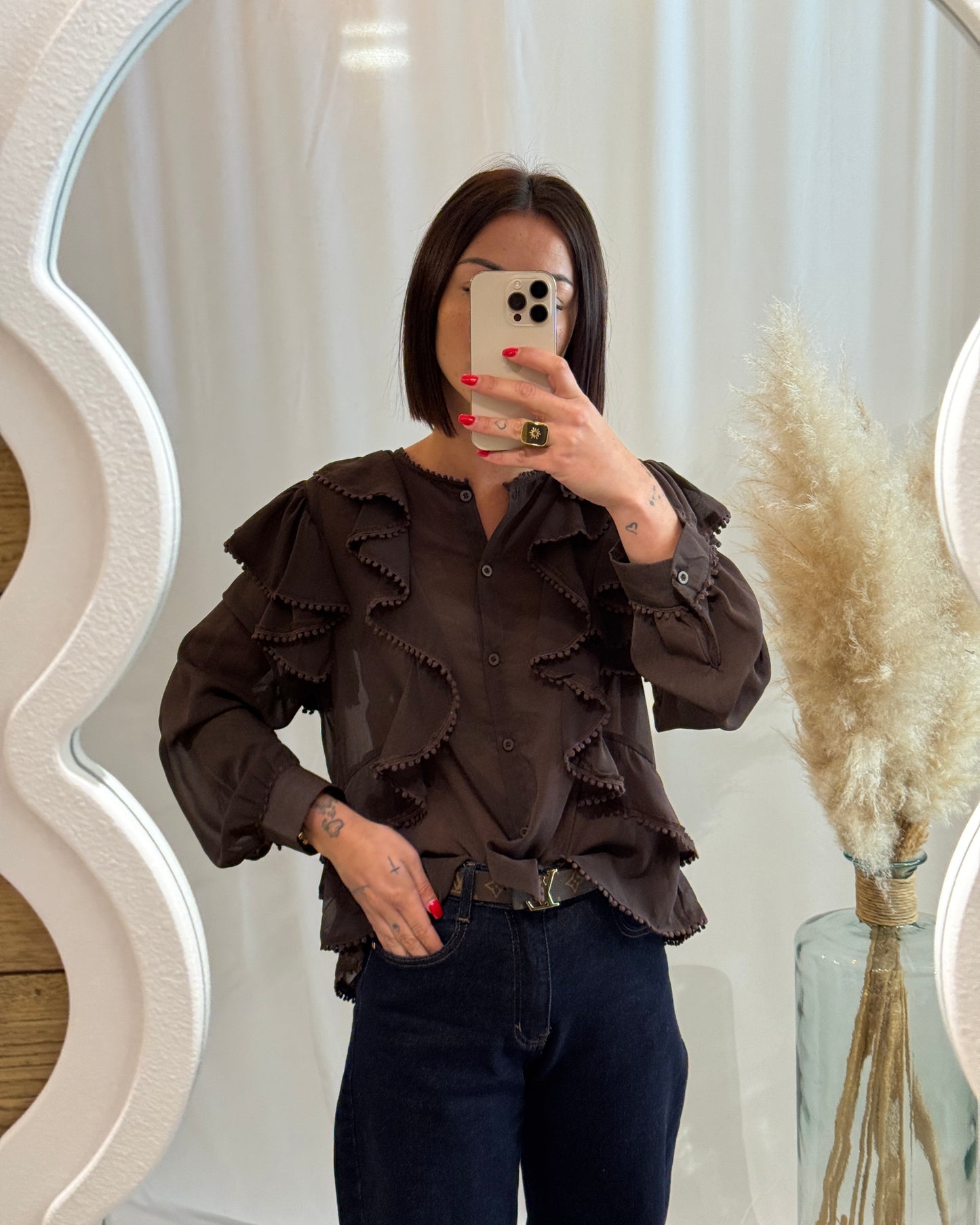 Blouse avec froufrous marron chocolat la maison de manon