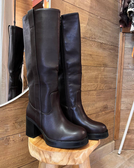 Bottes hautes chocolat à talon | La Maison de Manon