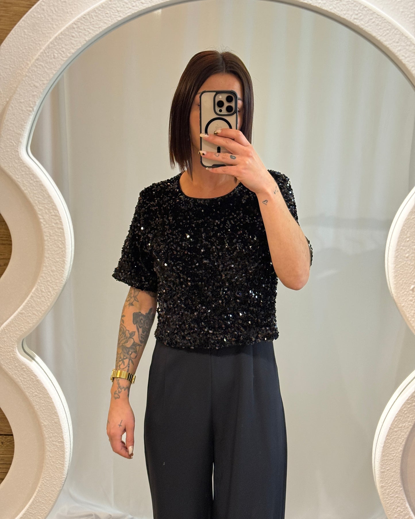 Combinaison noir à sequins dos ouvert - La Maison de Manon