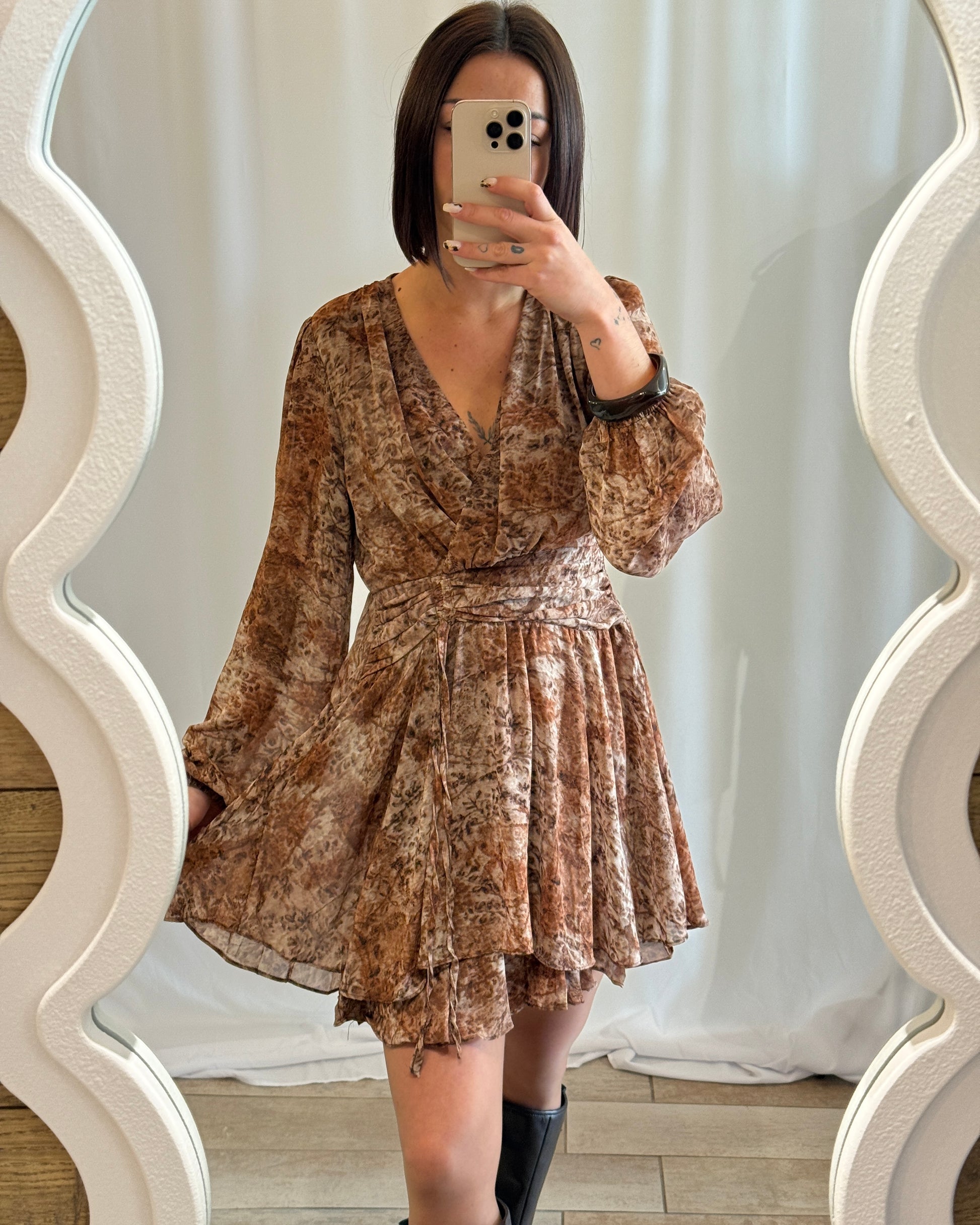 Robe fluide imprimée marron – La Maison de Manon
