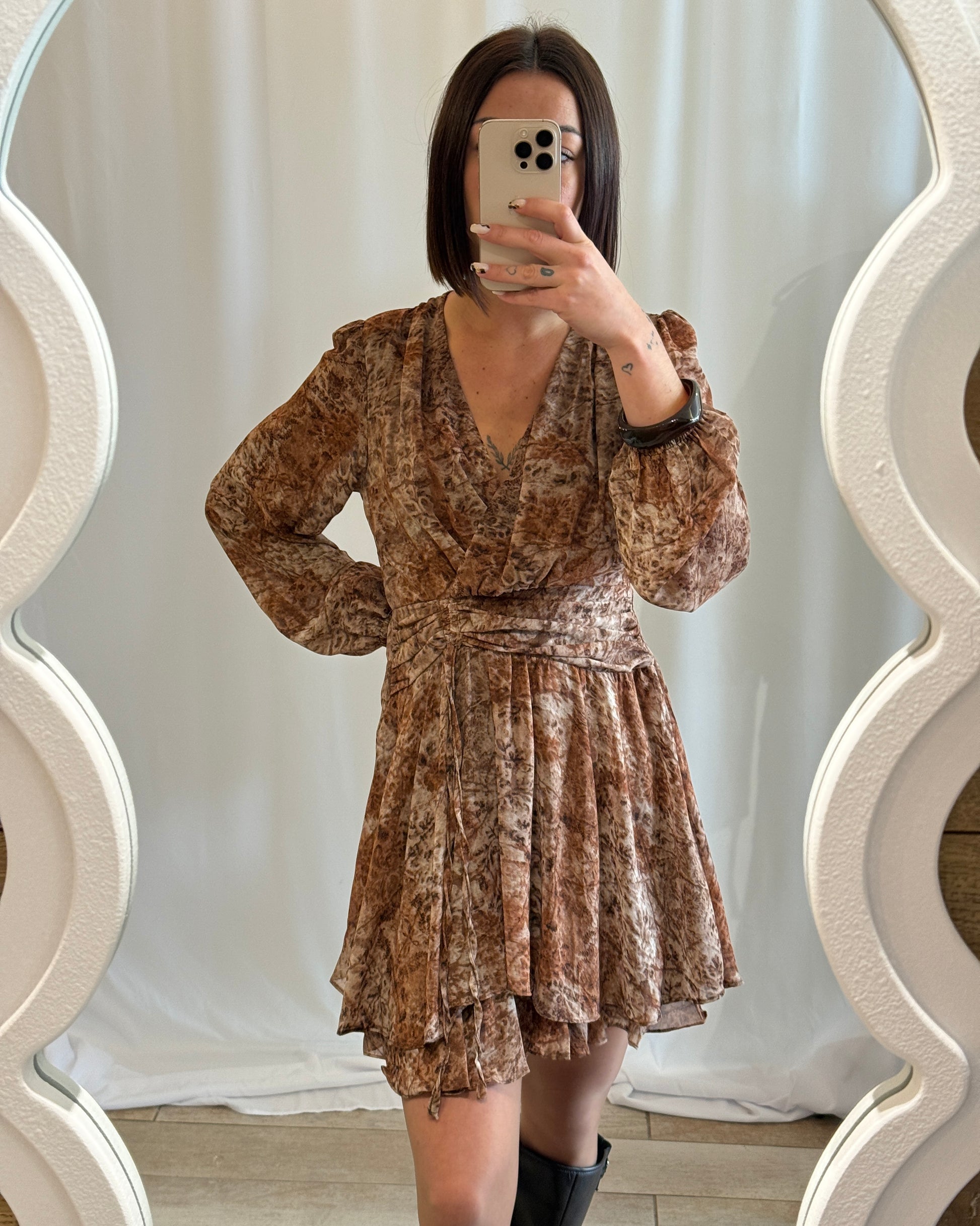 Robe fluide imprimée marron – La Maison de Manon