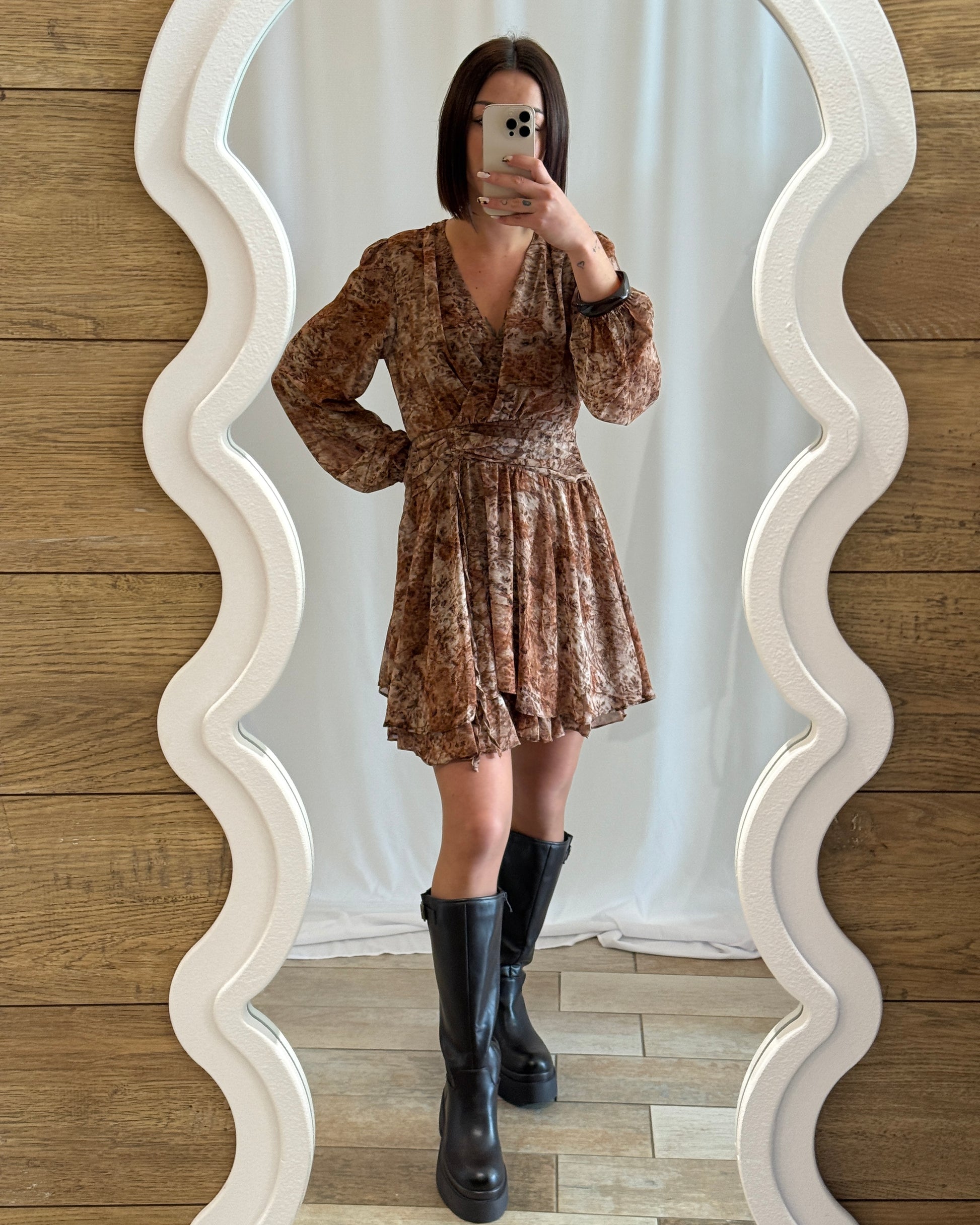 Robe fluide imprimée marron – La Maison de Manon