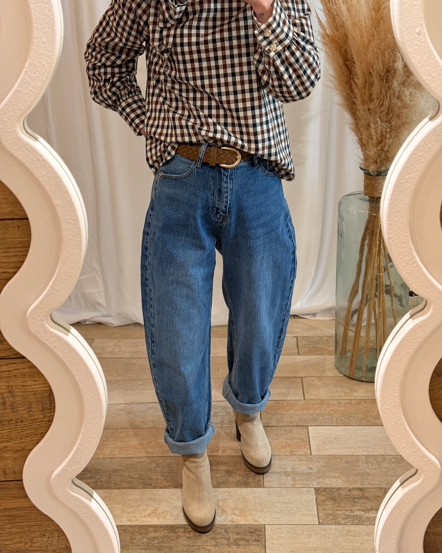 Jean ballon bleu, coupe ample et bas retroussés, denim souple – La Maison de Manon