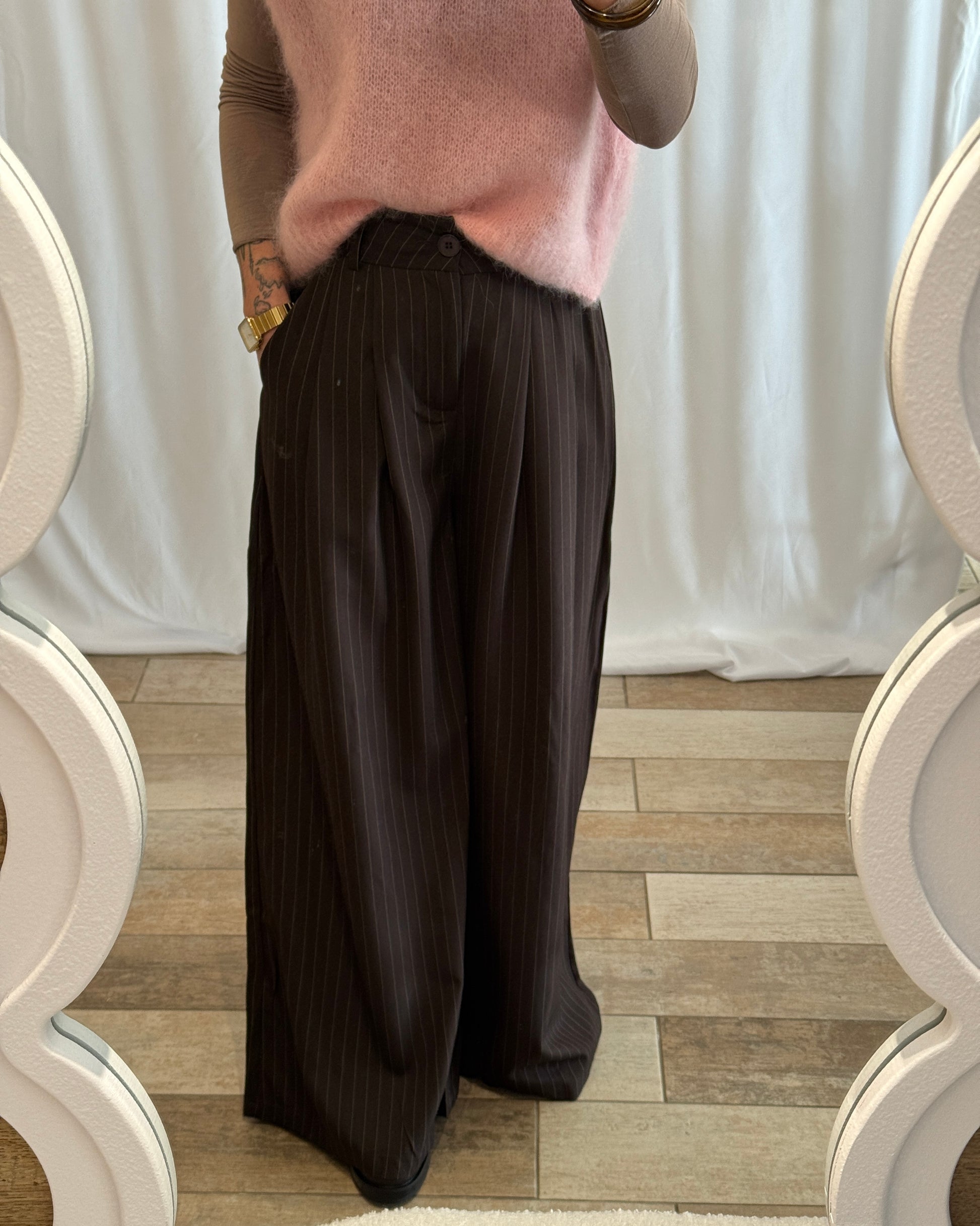 Pantalon fluide à pinces chocolat - La Maison de Manon