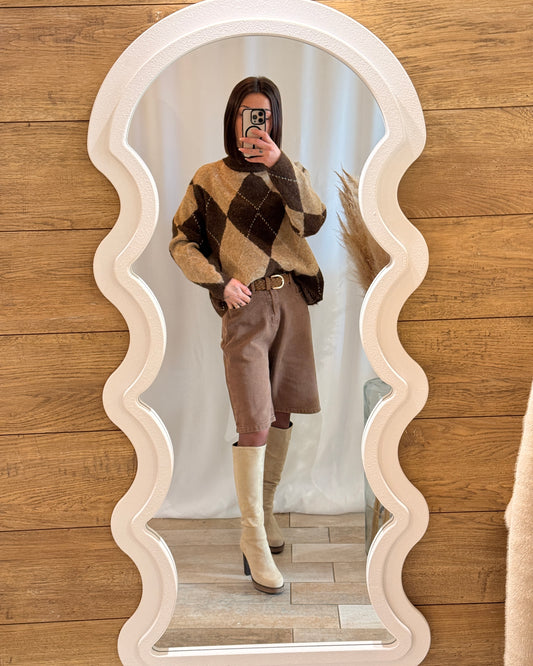 Pull jacquard chocolat et beige, motifs losanges, coupe oversize – La Maison de Manon