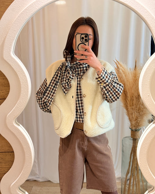 Veste sans manches écru effet moutonné, coupe droite, look automne – La Maison de Manon