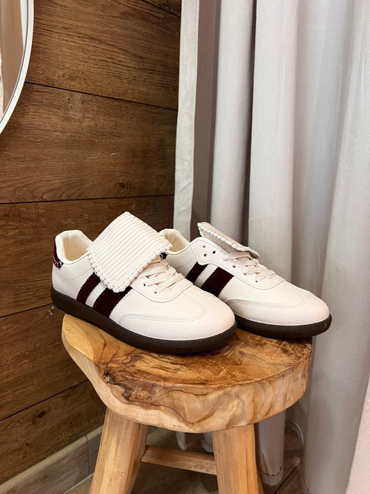 Baskets blanches femme à bandes bordeaux – La Maison de Manon