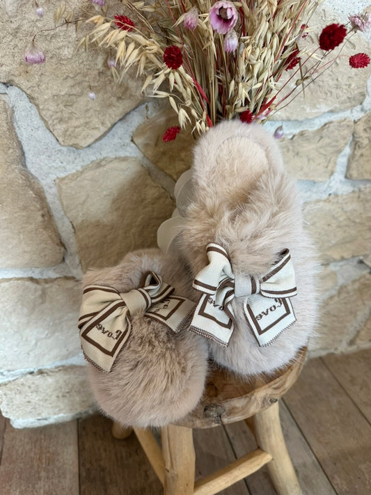 chaussons-doux-fausse-fourrure-detail.