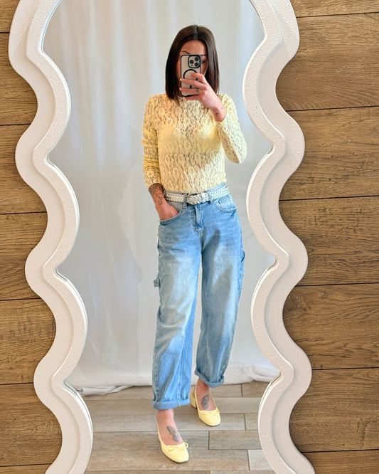 Haut femme dentelle blanc chic porté avec jean
