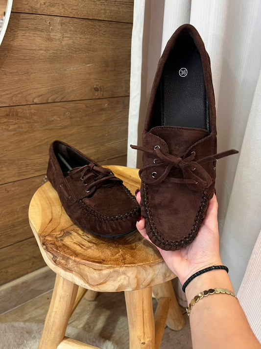 Mocassins femme en suédine chocolat – La Maison de Manon