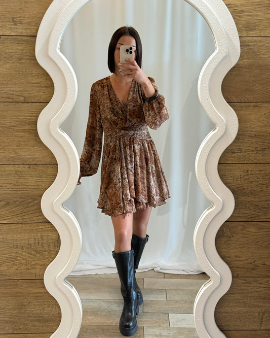 Robe fluide imprimée marron – La Maison de Manon