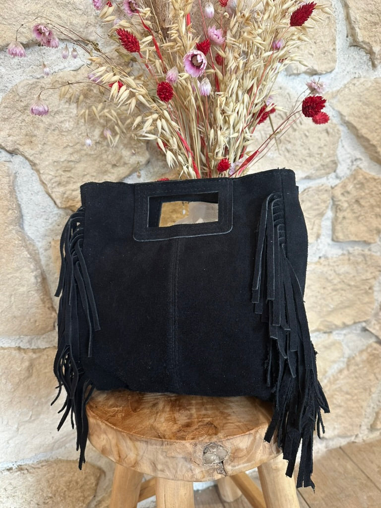 Dos du sac à main noir à franges style bohème chic